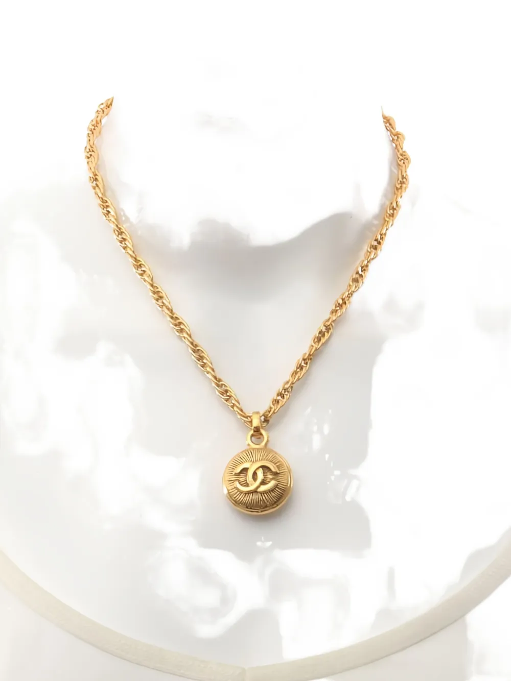 Pre-owned Chanel Coco-mark Necklace In Gold