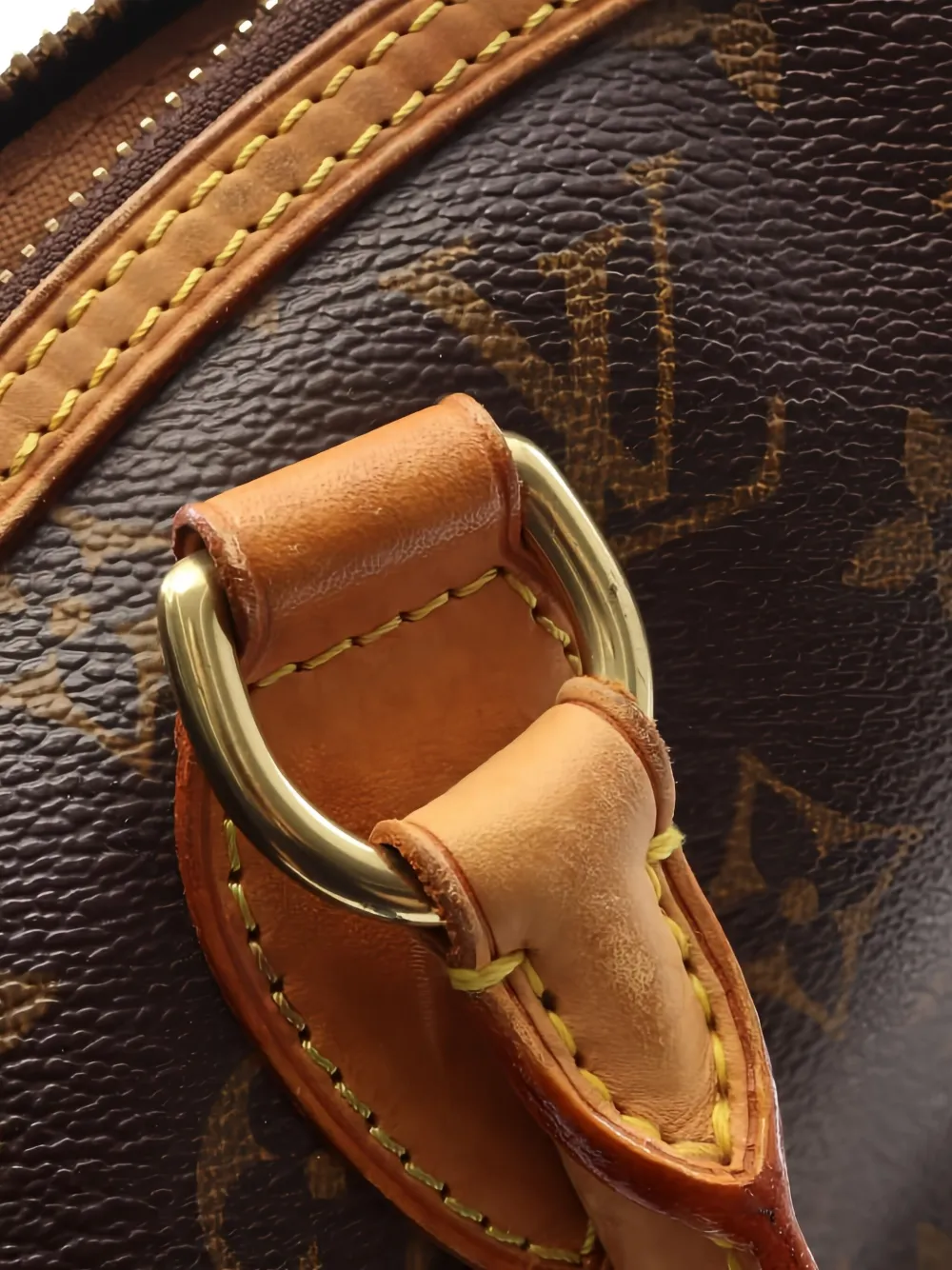 Pre-owned Louis Vuitton Lockit Monogram Handbag In Brown