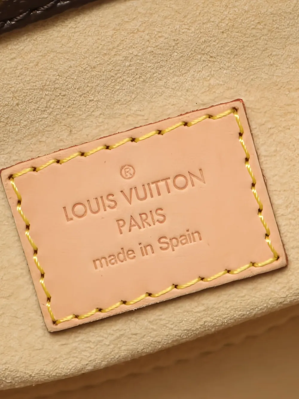 Pre-owned Louis Vuitton Artsy Mm Monogram Shoulder Bag In Brown