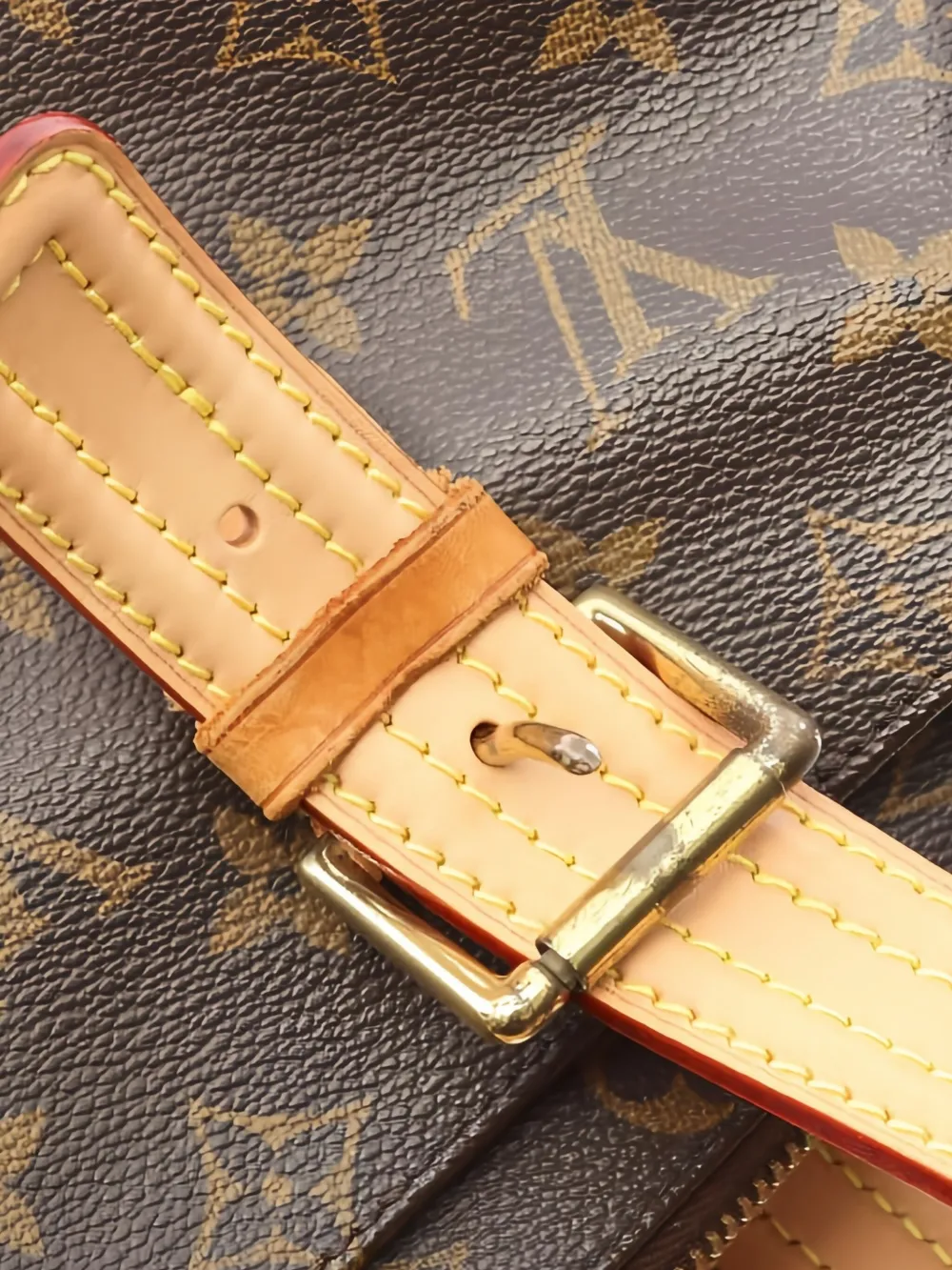 Pre-owned Louis Vuitton Multipli-cite Handbag In Brown
