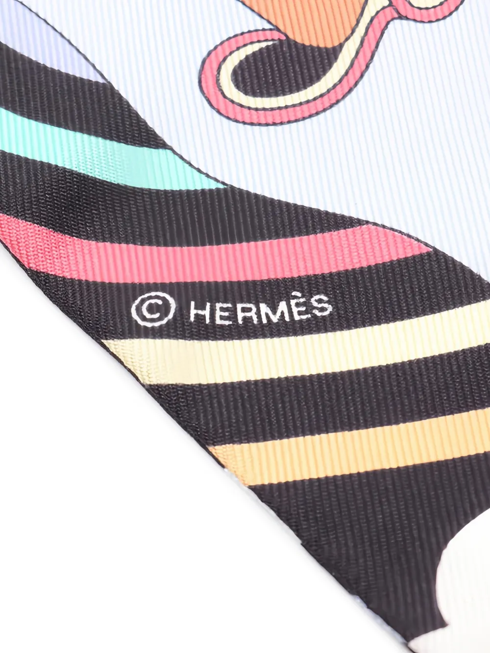 Hermès Pre-Owned Carrès Volant ribbon scarf | Image 2