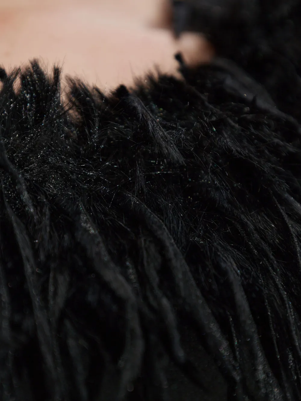 MISBHV Top met veren afwerking Zwart