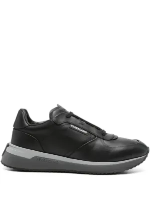 Ferragamo パデッド レザースニーカー | ブラック | FARFETCH JP