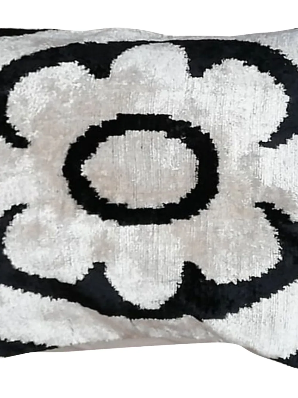 Les-ottomans Floral Cushion In Gray