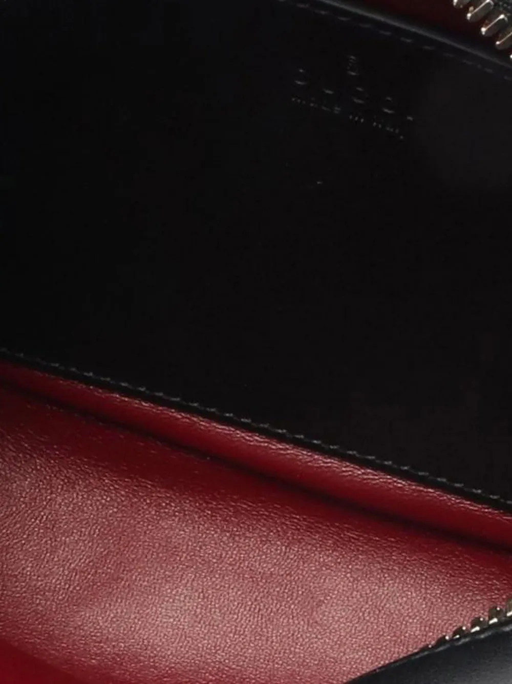 Pre-owned Gucci 2016-2025 Small Gg Marmont Matelasse Leather Sphinx Crossbody Bag In Black