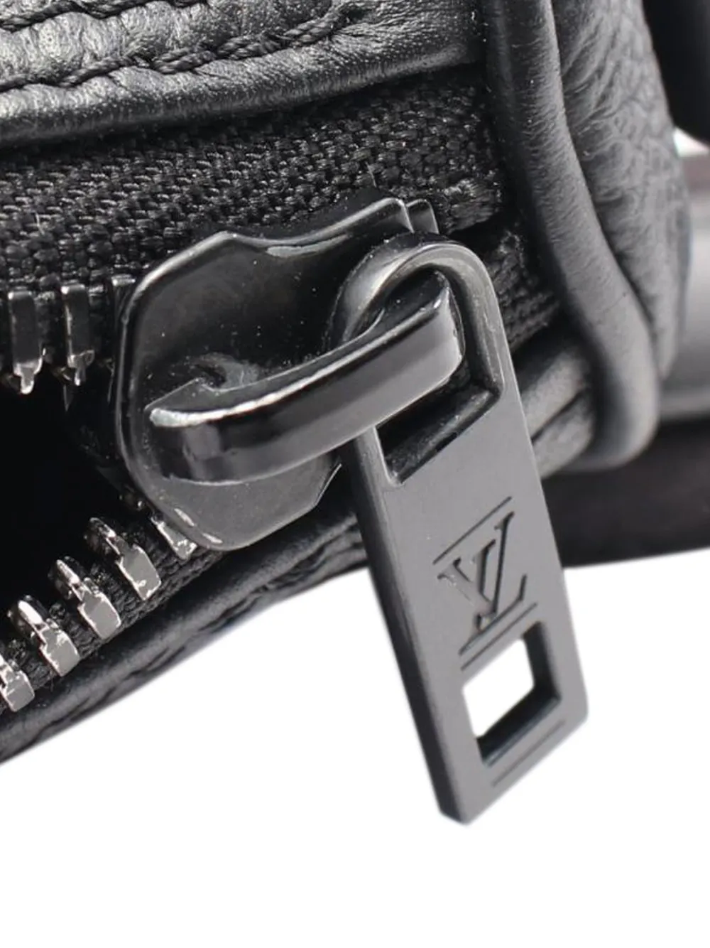Pre-owned Louis Vuitton 2021-2025 Aerogram Keepall Xs Satchel In Black