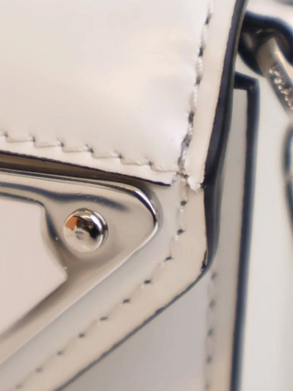 Prada Pre-Owned 2013-2025 Spazzolato Triangle Logo Plate Flap Chain crossbody bag | Pre-Owned | Image 2