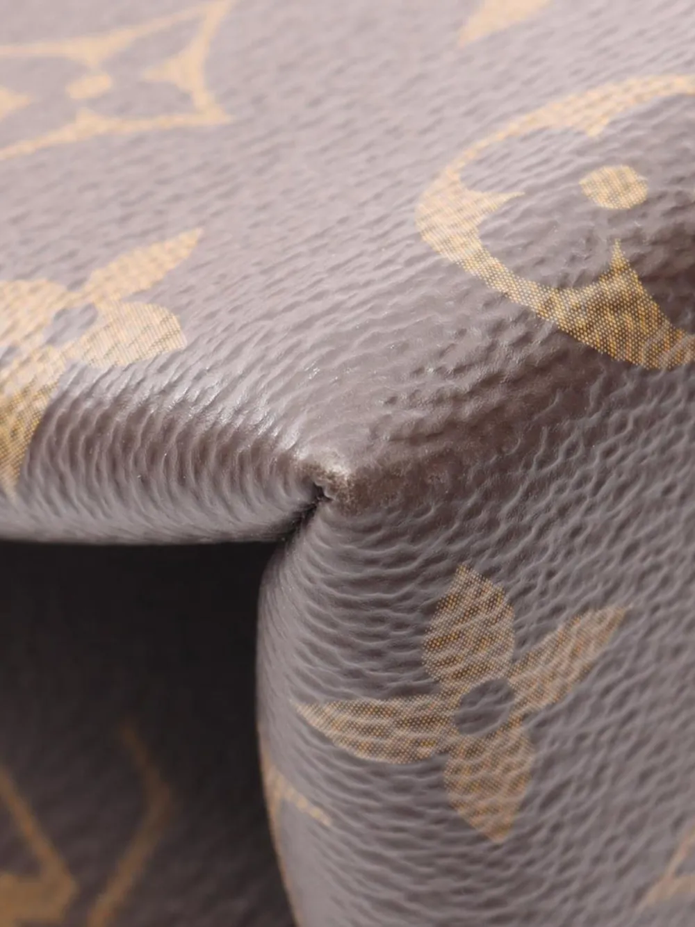 Louis Vuitton Pre-Owned 2019 Monogram Locky BB satchel | Pre-Owned | Image 2
