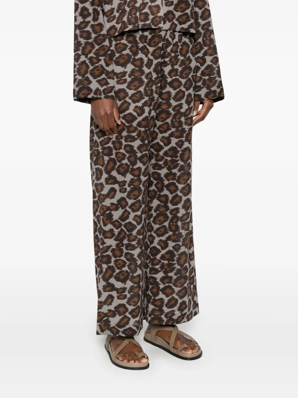 Nanushka Straight broek met elastische taille en dierenprint Bruin