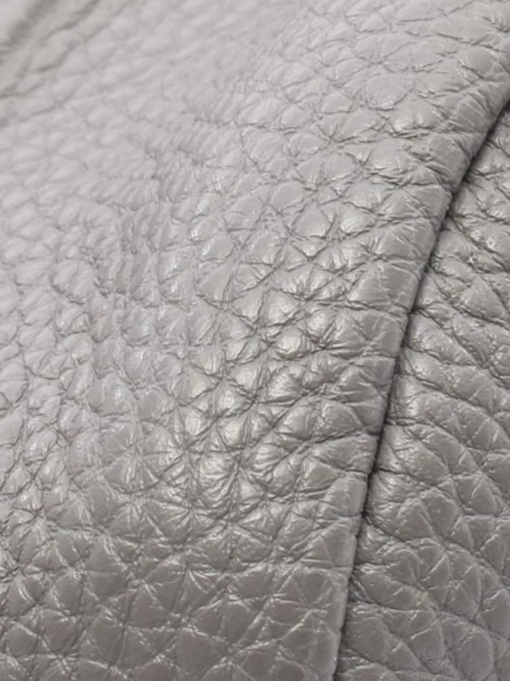 Prada Pre-Owned 2000-2025 Vitello Daino Logo Embossed Sling Bag crossbody bag | Pre-Owned | Image 2