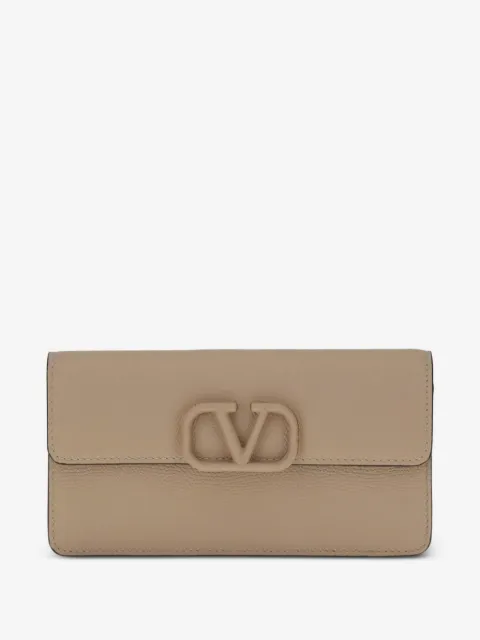 Valentino Garavani VLogo Signature grainy calfskin wallet with chain