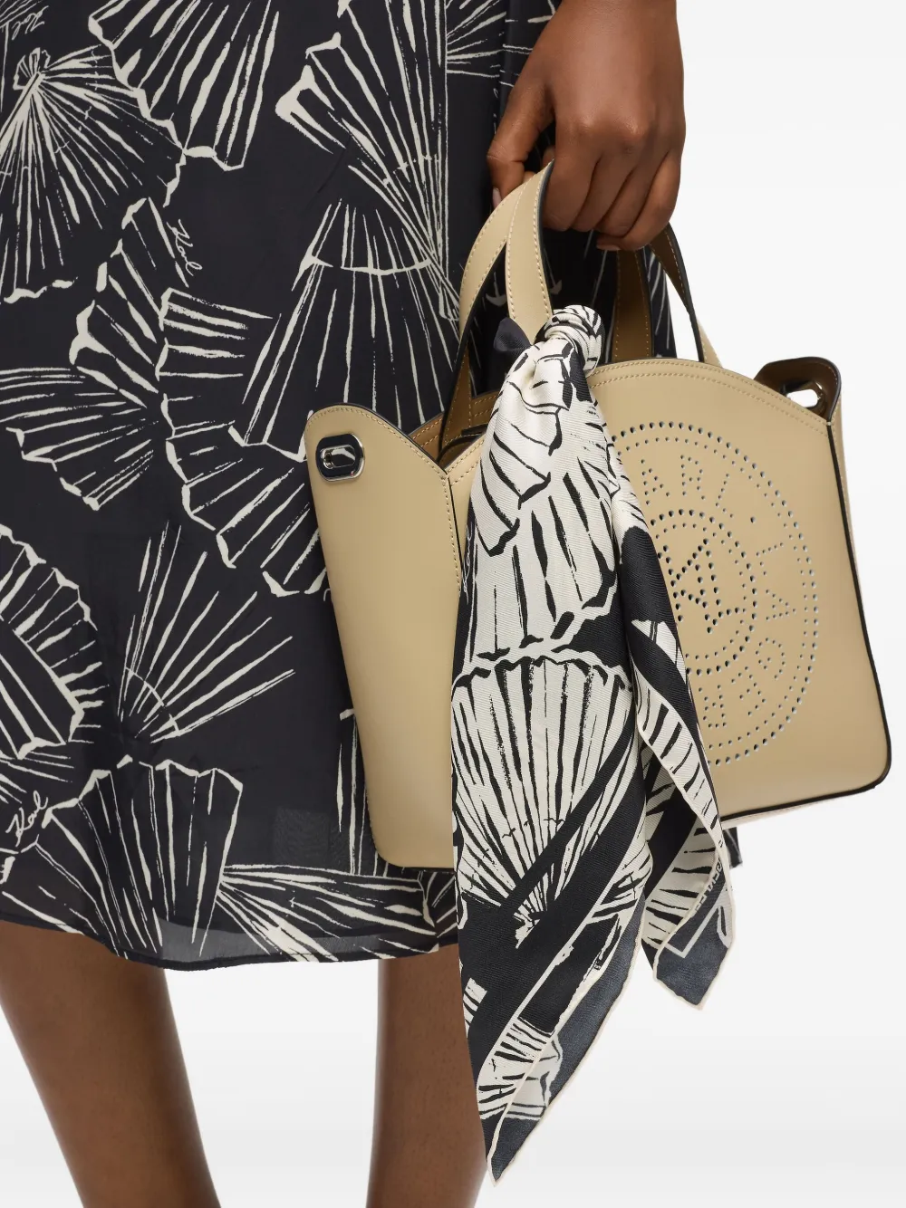 Karl Lagerfeld Signature sjaal met print Zwart