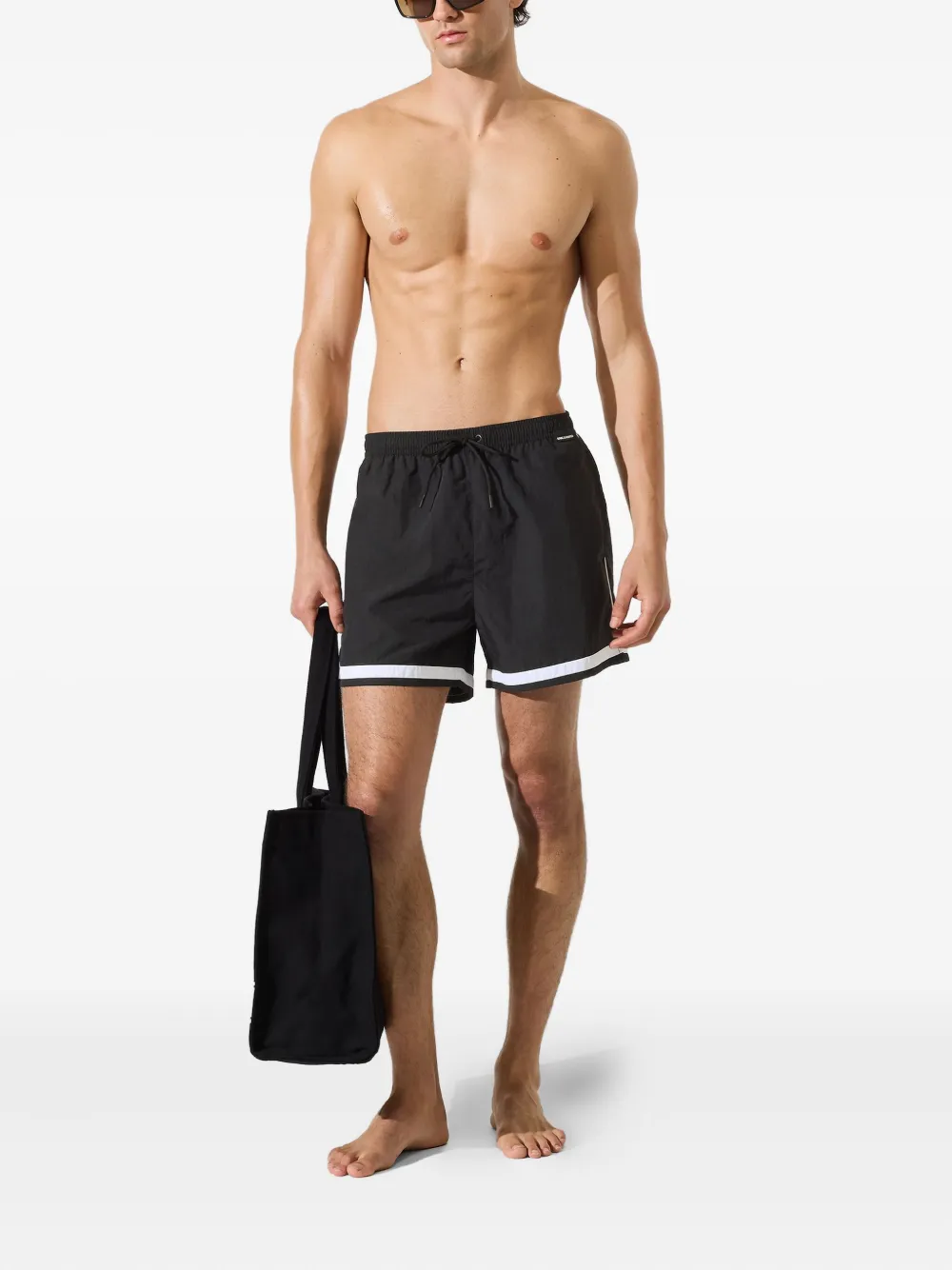 Karl Lagerfeld shorts de playa con ribete en contraste | Shorts de playa | Image 2