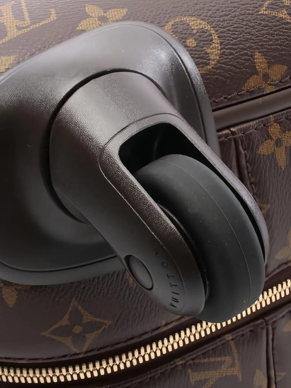 Pre-owned Louis Vuitton Zephyr 55 Suitcase In Brown