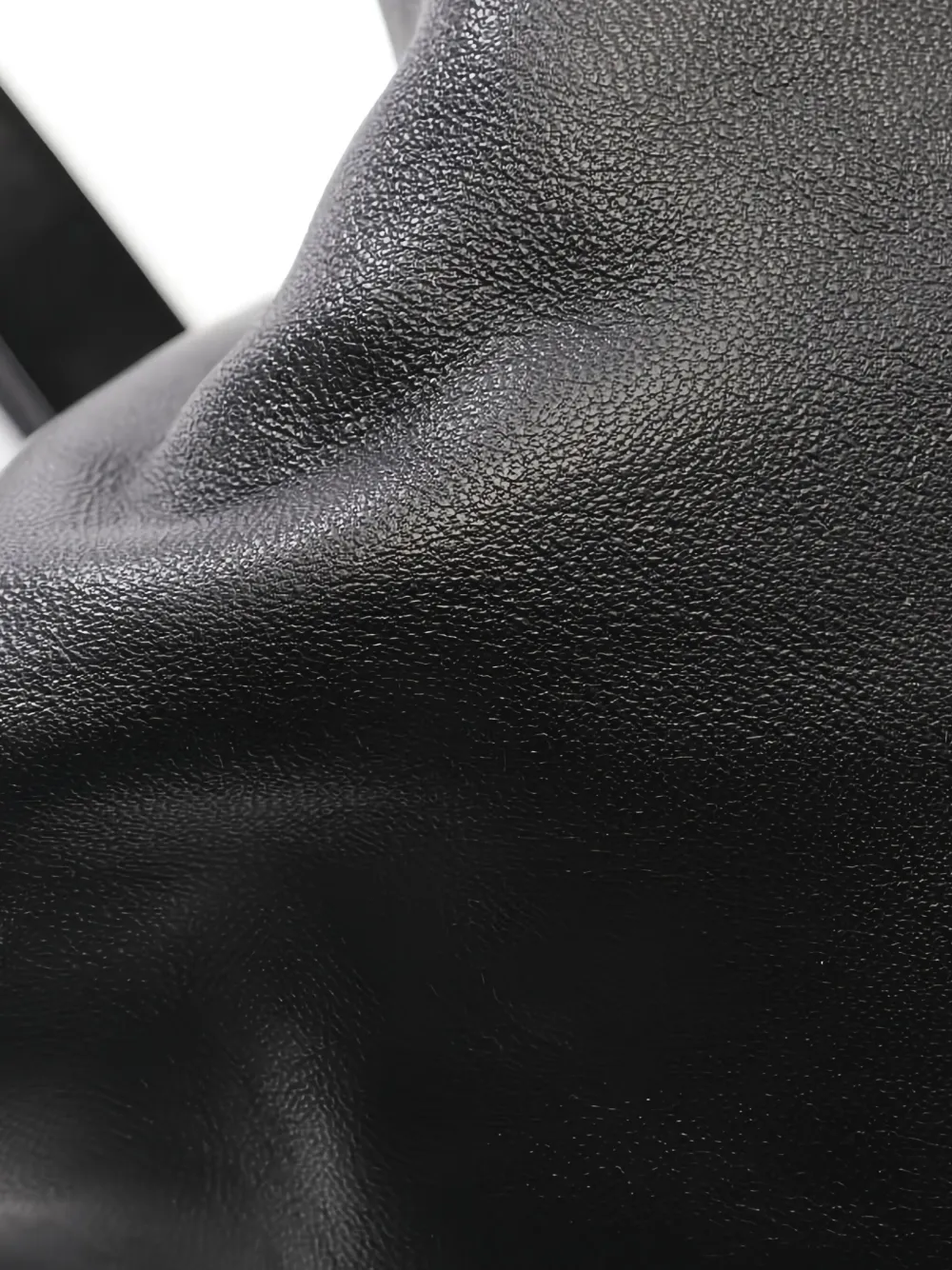 Pre-owned Versace Protea Leather Shoulder Bag In Black