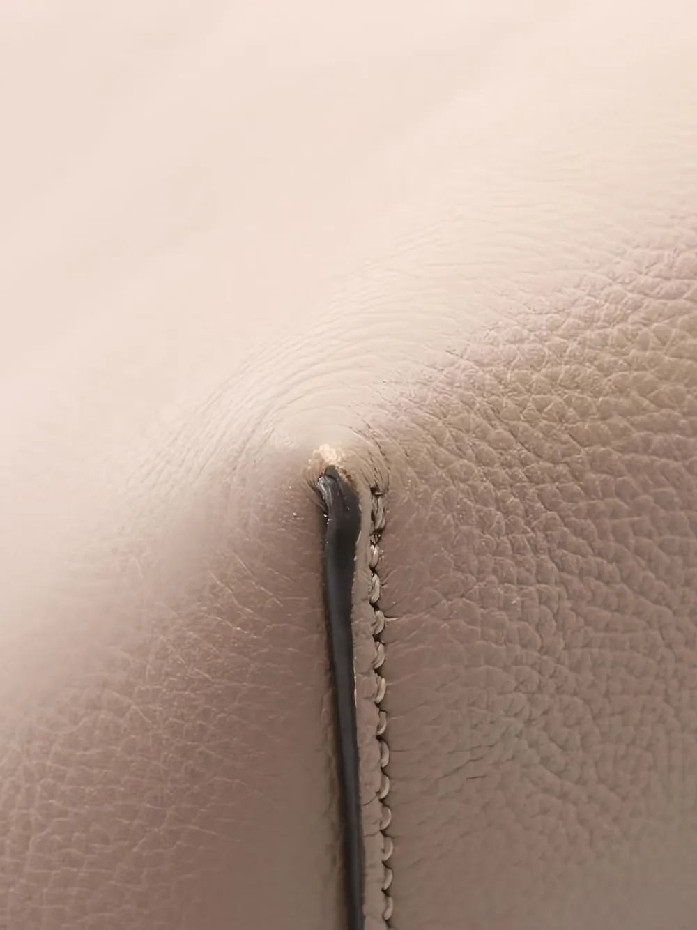 Pre-owned Fendi 10s Logo Shoulder Bag In Neutral