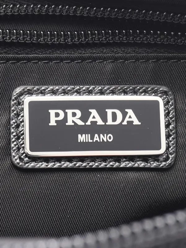 Prada Pre-Owned 20s ロゴプレート ベルトバッグ | ブラック | FARFETCH JP