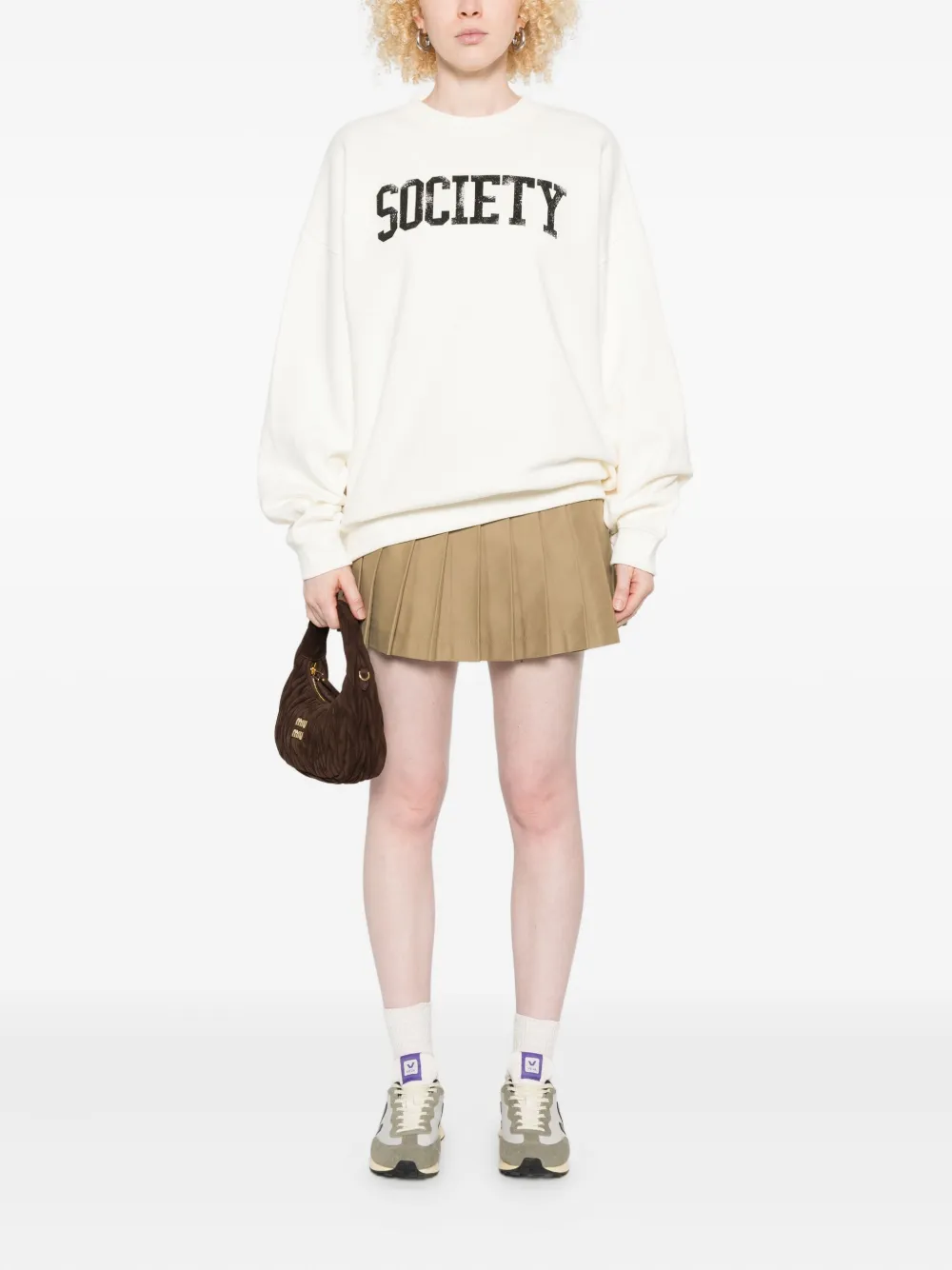 THE NEW SOCIETY سويت شيرت بطبعة شعار الماركة | سويت شيرتات | Image 2