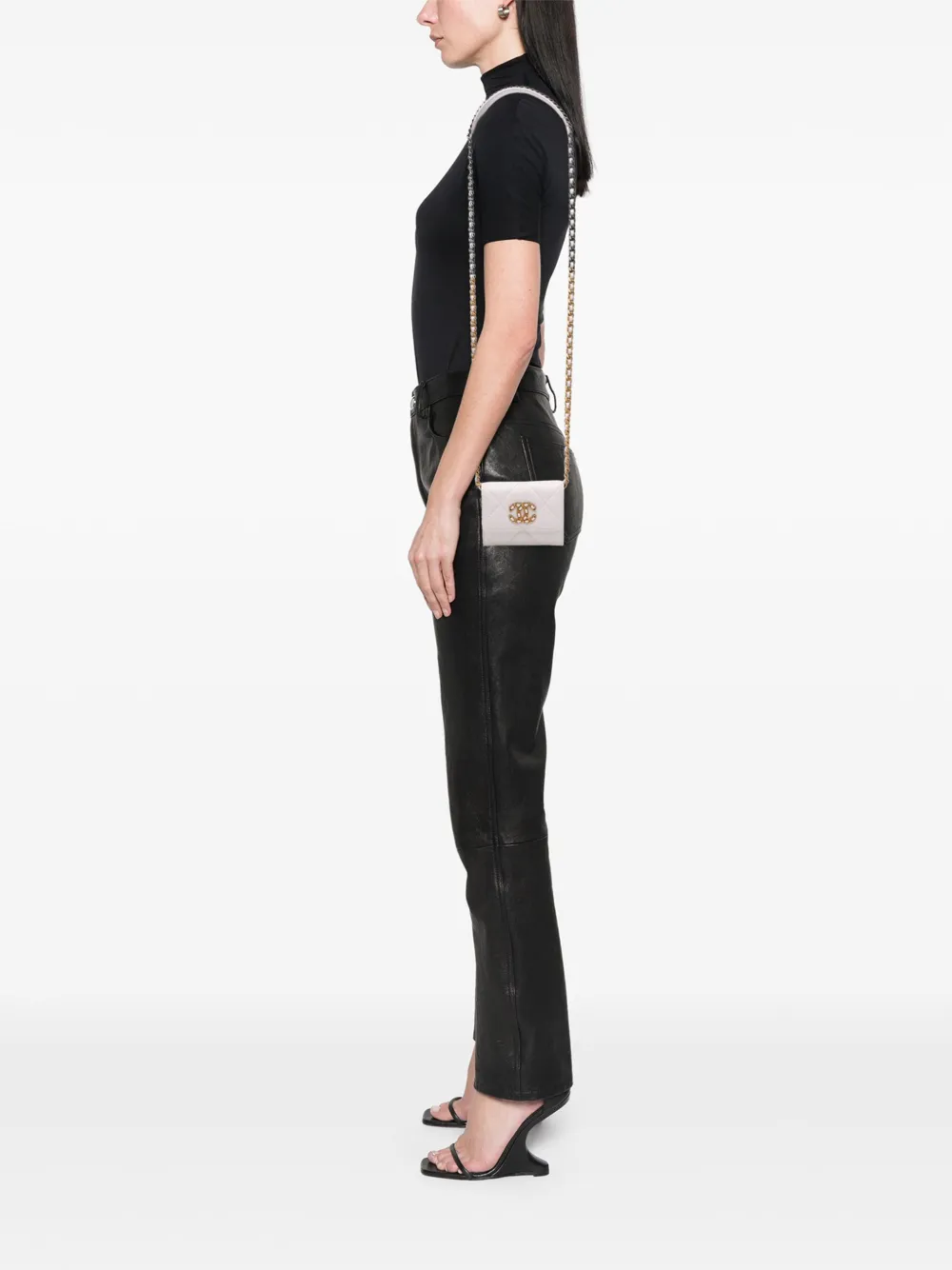 CHANEL Pre-Owned 2020 Quilted Lambskin Chanel 19 Card Holder On Chain crossbody bag | Pre-Owned | Image 2