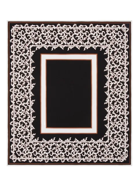 Rebecca Vallance pareo Sundia