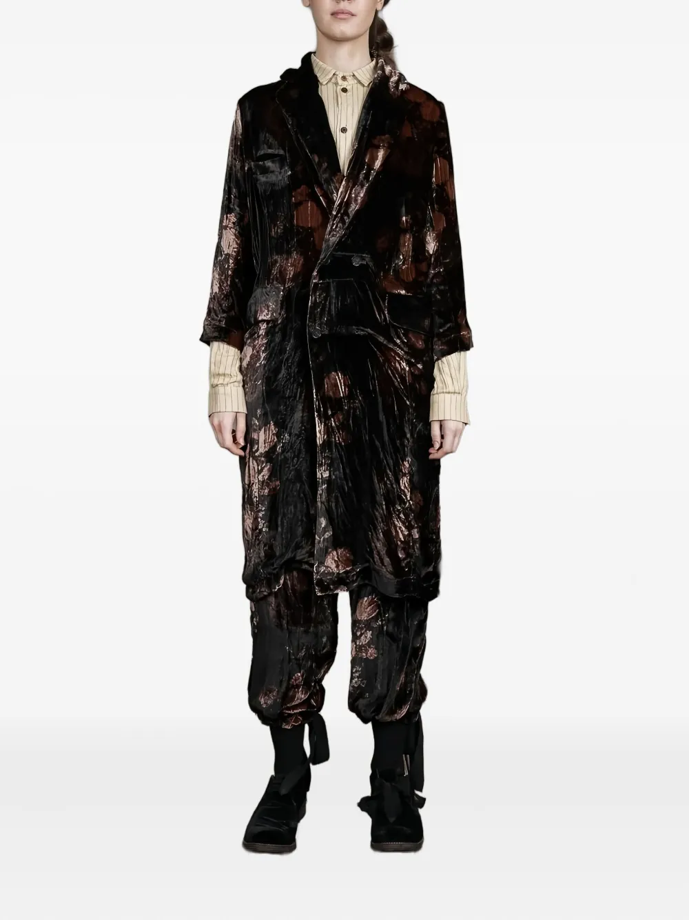 Aleksandr Manamïs Double-breasted Velvet Coat In Black
