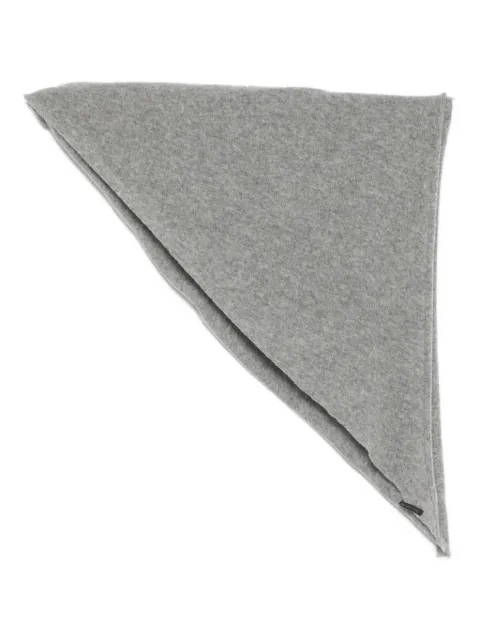 Faliero Sarti mascada estilo triángulo