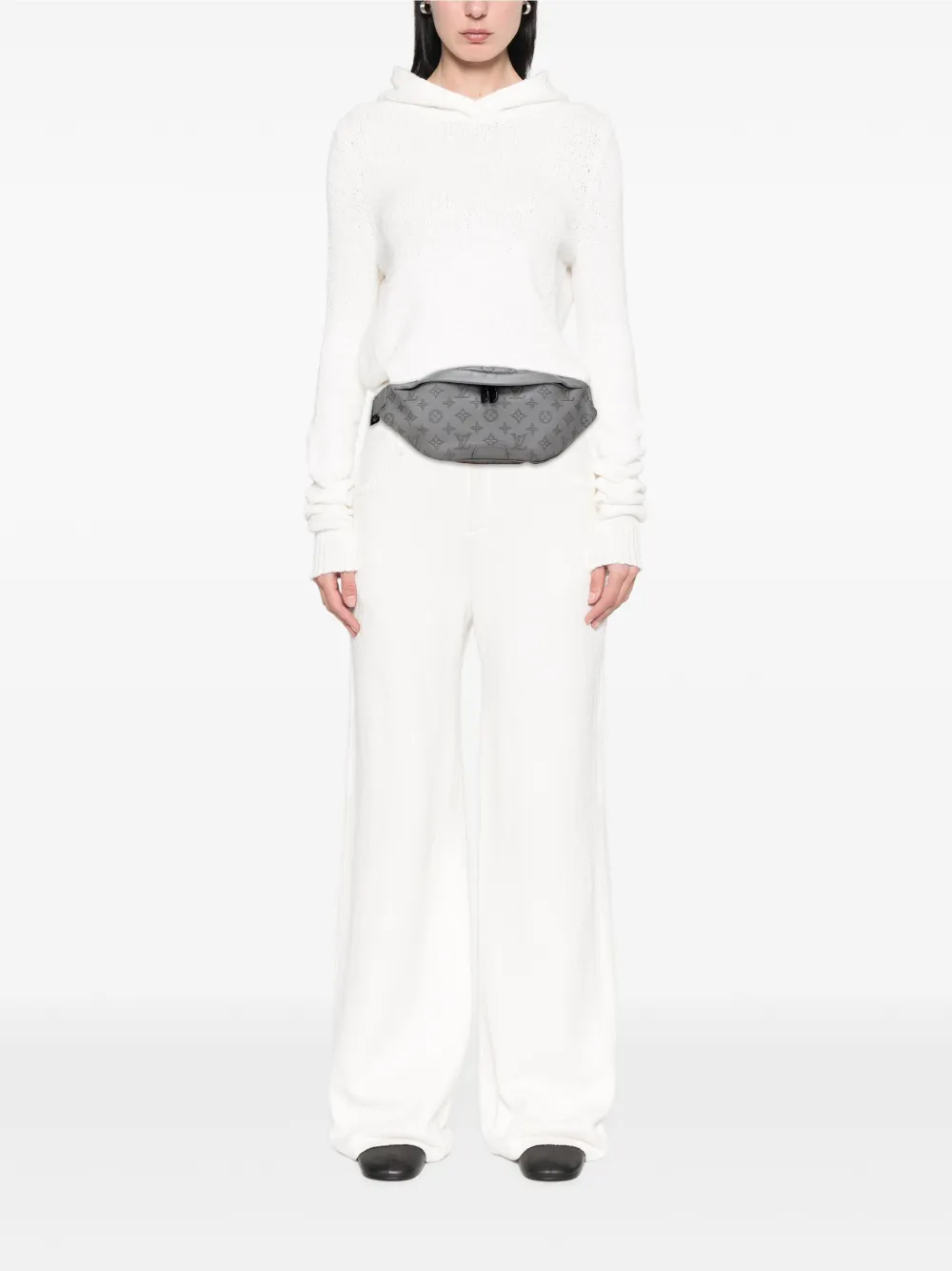 Louis Vuitton Pre-Owned 2021-2025 Monogram Shadow Discovery Bumbag belt bag | Pre-Owned | Image 2
