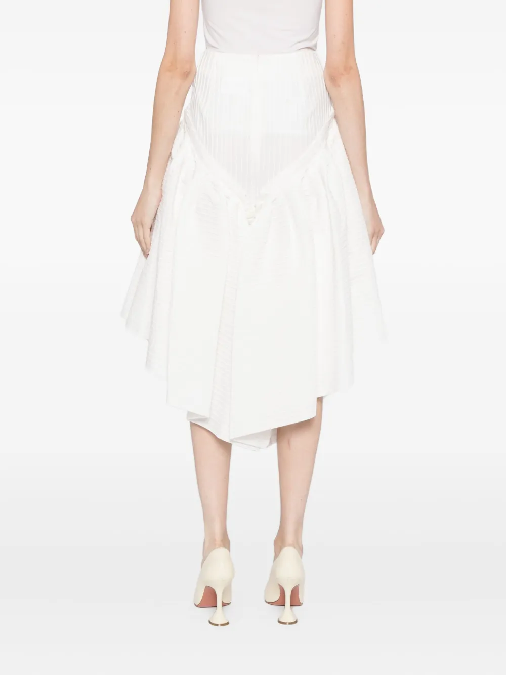 不对称裙摆半身裙