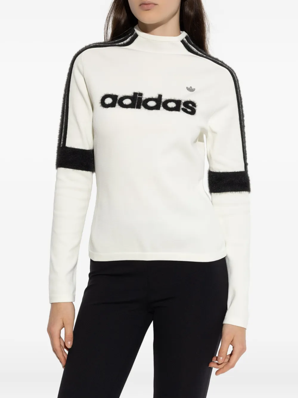 adidas T-shirt met logodetail Wit