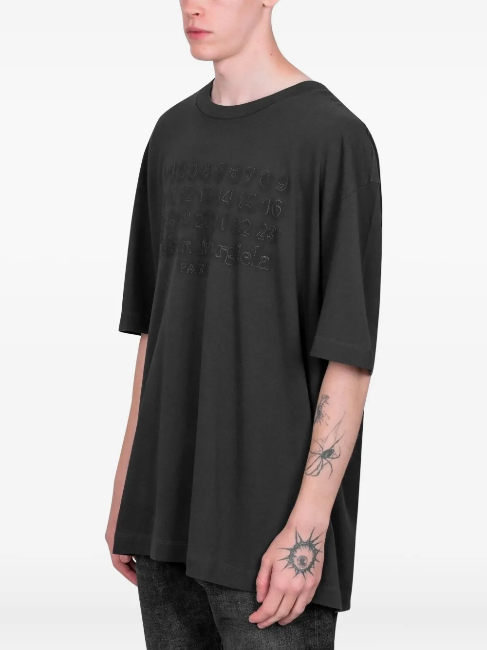 Maison Margiela numbers-embroidered T-shirt - Zwart