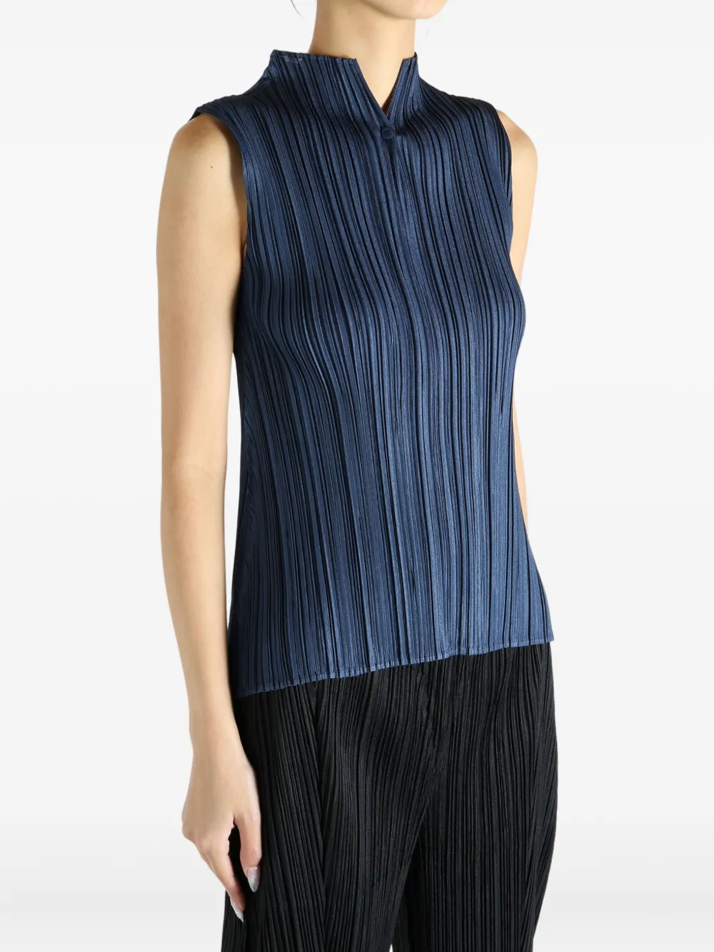 Issey Miyake Pleated Funnel-neck Top In Blue