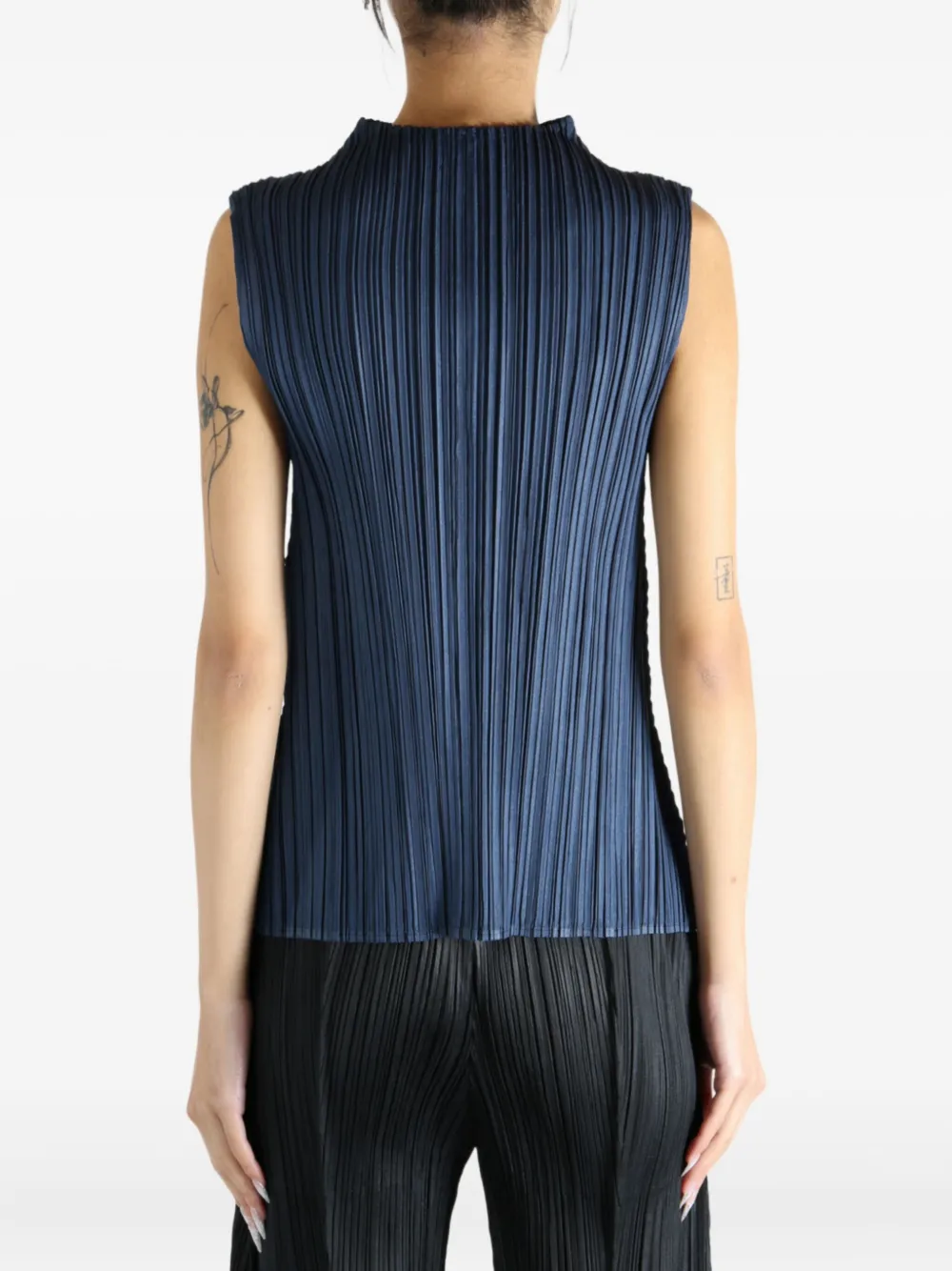 Issey Miyake Pleated Funnel-neck Top In Blue