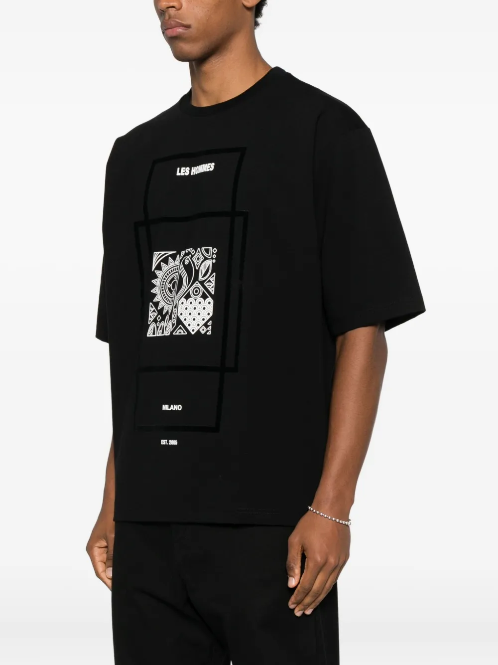 Les Hommes Urban Graphic-detail T-shirt In Black