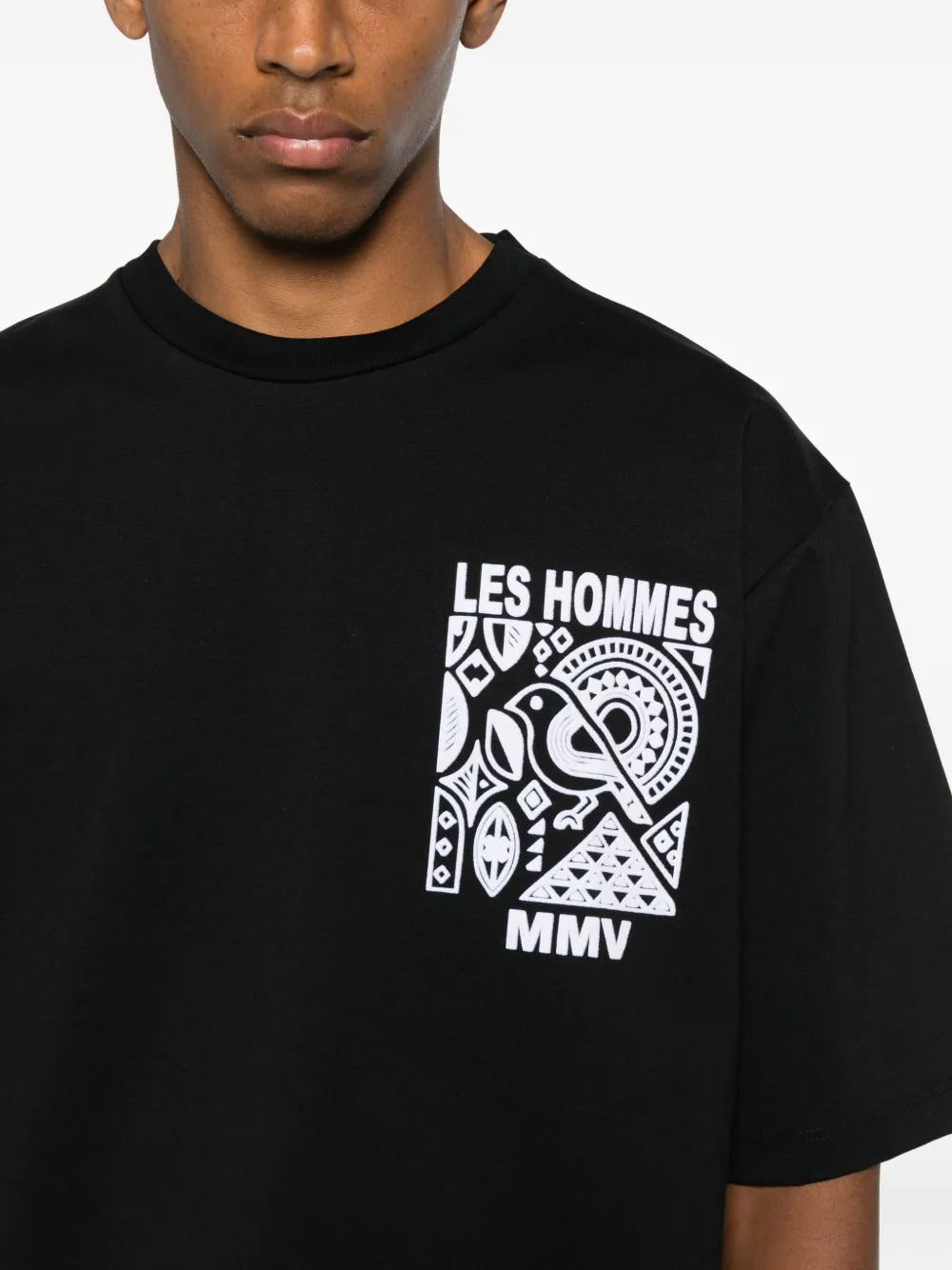 Les Hommes Urban Graphic T-shirt In Black