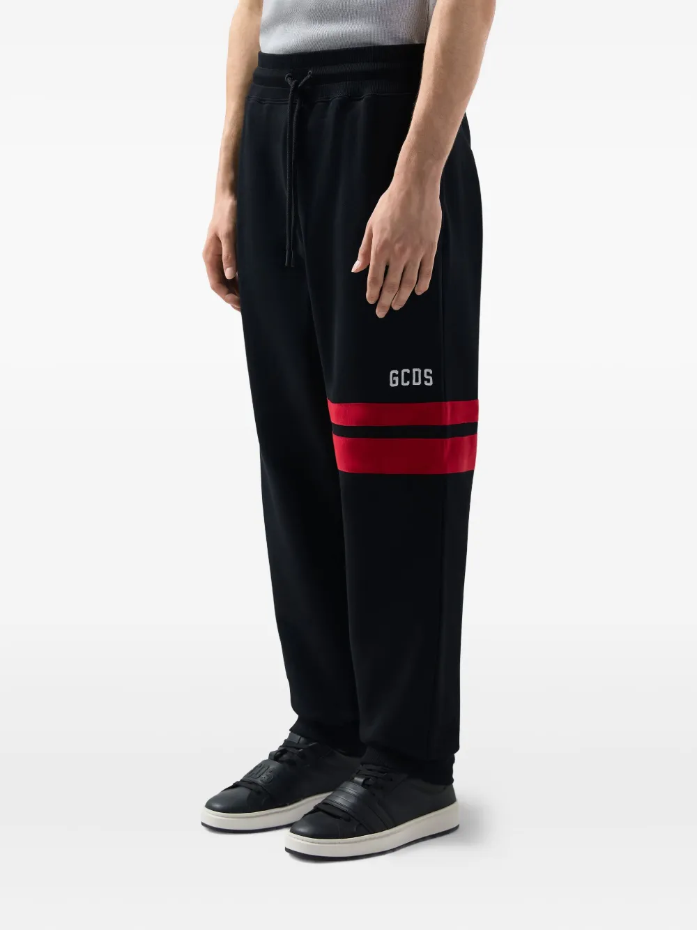Gcds Logo-print Stripe-detail Pants In Black