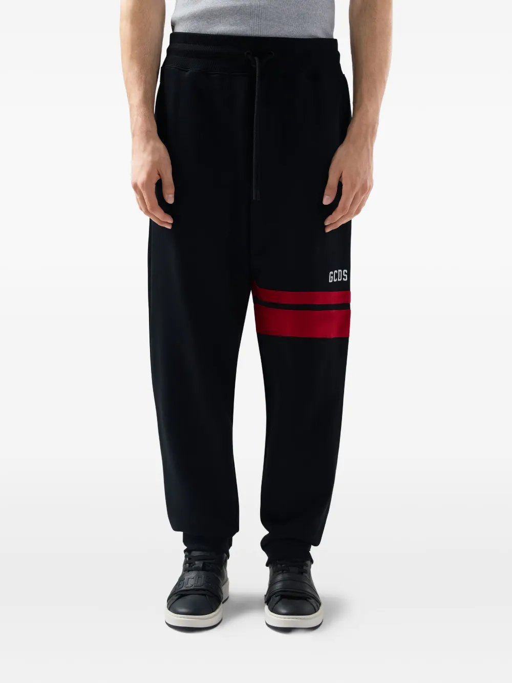 Gcds Logo-print Stripe-detail Pants In Black