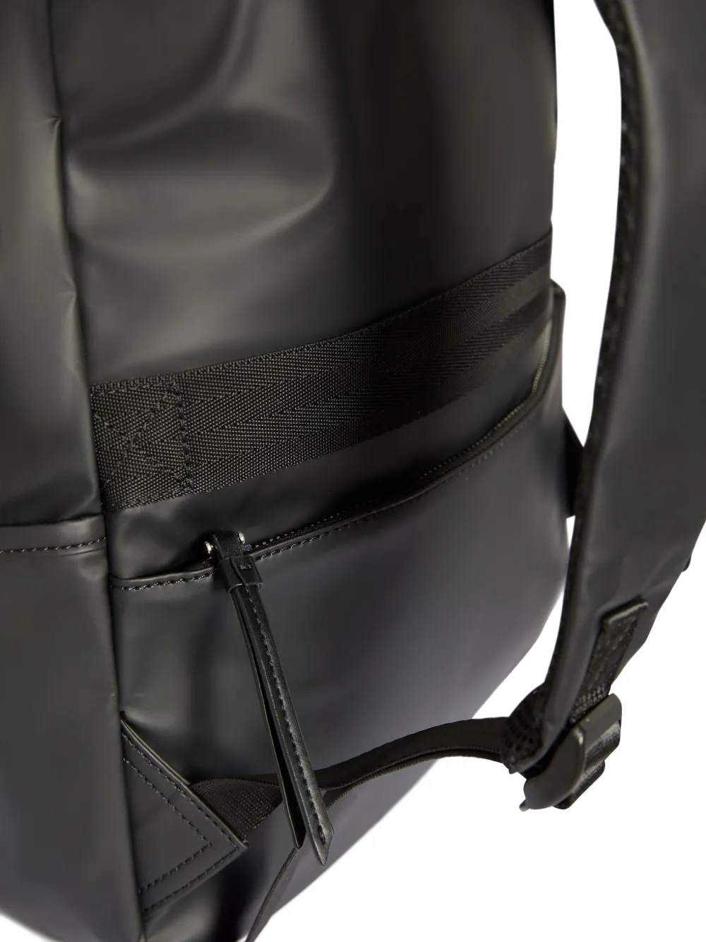 Gcds Buckle-details Backpack In Black