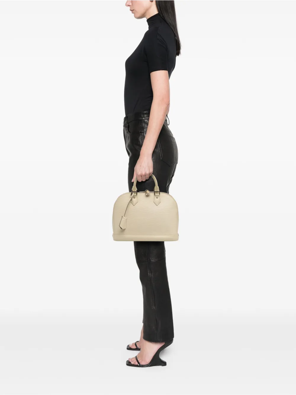 Louis Vuitton Pre-Owned 2013 Epi Alma PM handbag | Pre-Owned | Image 2