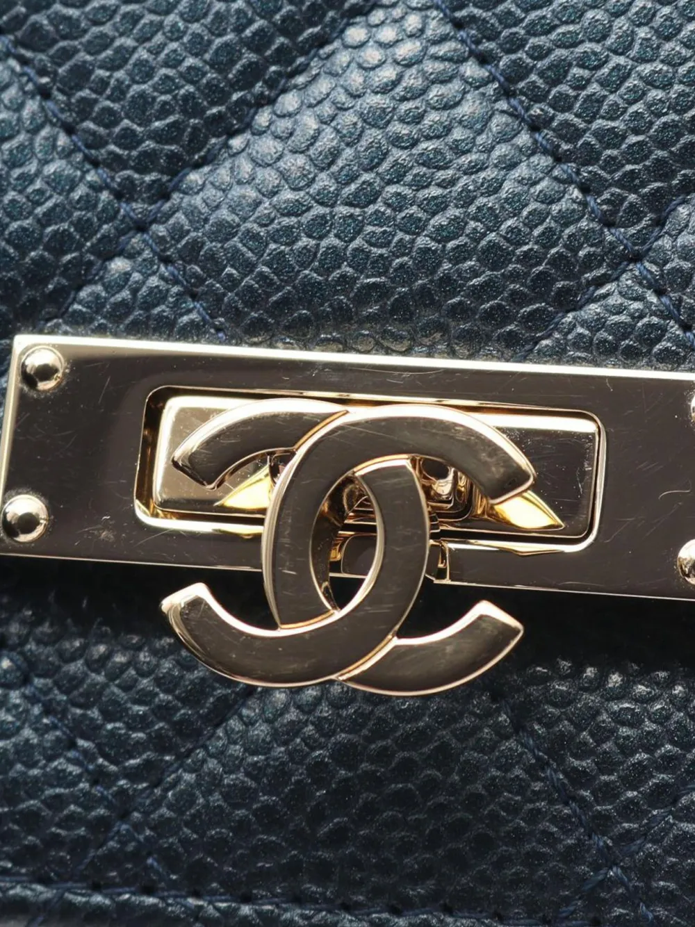 CHANEL Pre-Owned 2018 Quilted Caviar Golden Class Wallet On Chain crossbody bag | Pre-Owned | Image 2