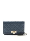 CHANEL Pre-Owned 2018 Quilted Caviar Golden Class Wallet On Chain crossbody bag - Blue