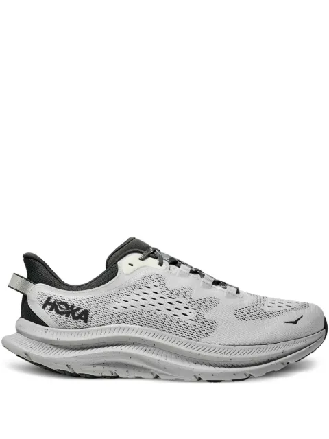 HOKA tenis con detalle preforado