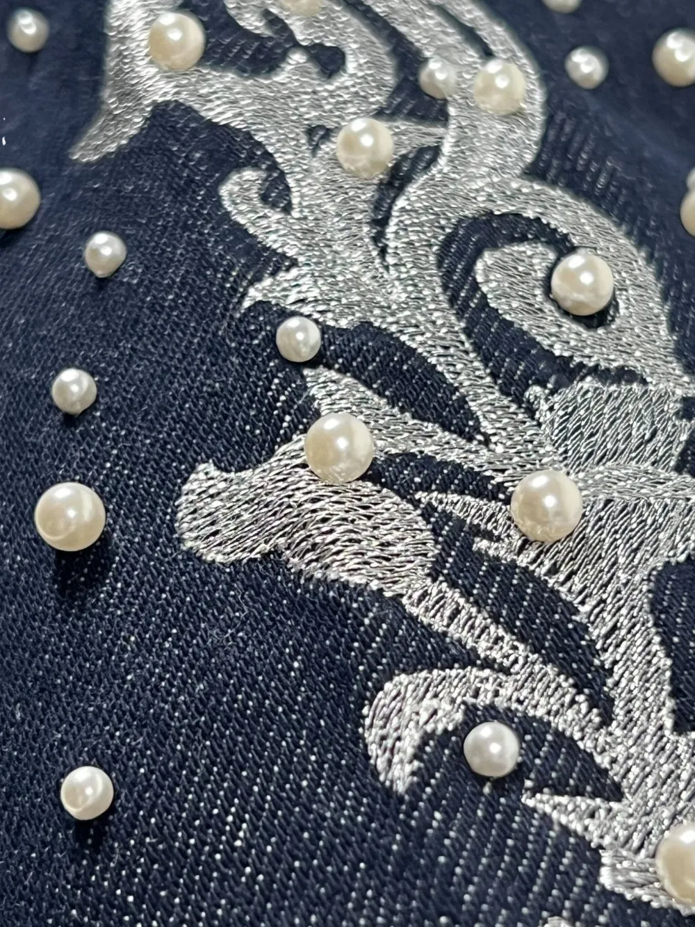 BIRTH OF ROYAL CHILD Flared jeans verfraaid met parels Blauw