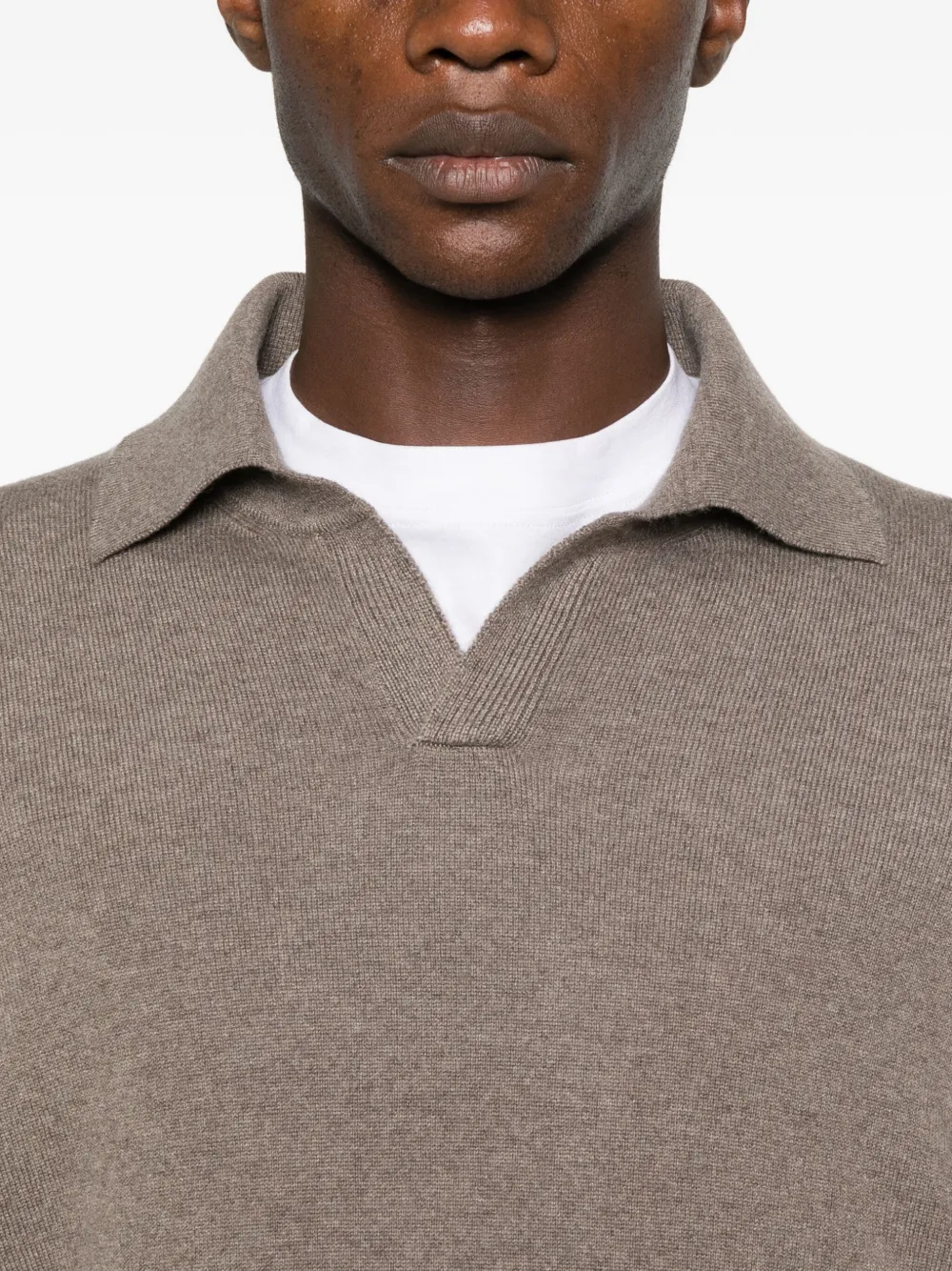 Brunello Cucinelli Polotrui met V-hals en lange mouwen Bruin