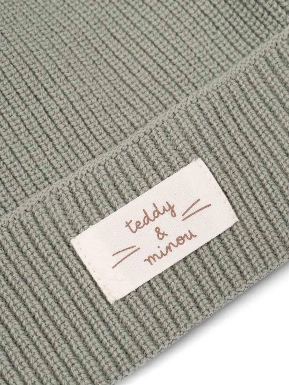 TEDDY & MINOU Geribbelde muts met label Grijs