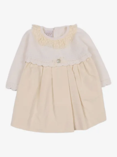 Paz Rodriguez robe bordée de dentelle