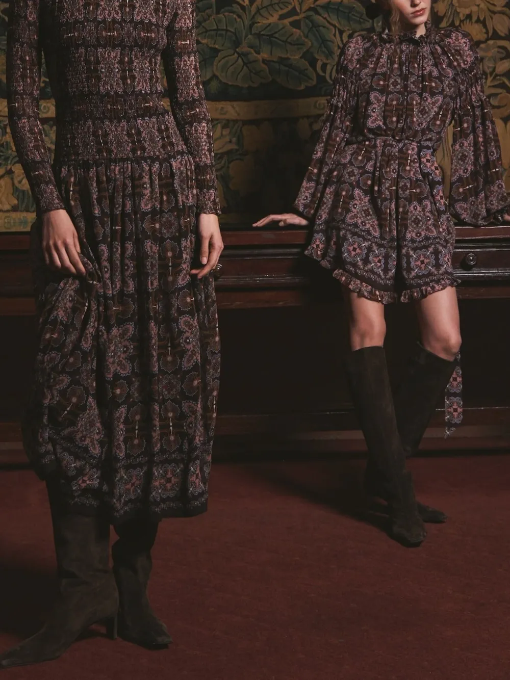 Cara Blossom jurk met bloemenprint en lange mouwen Rood