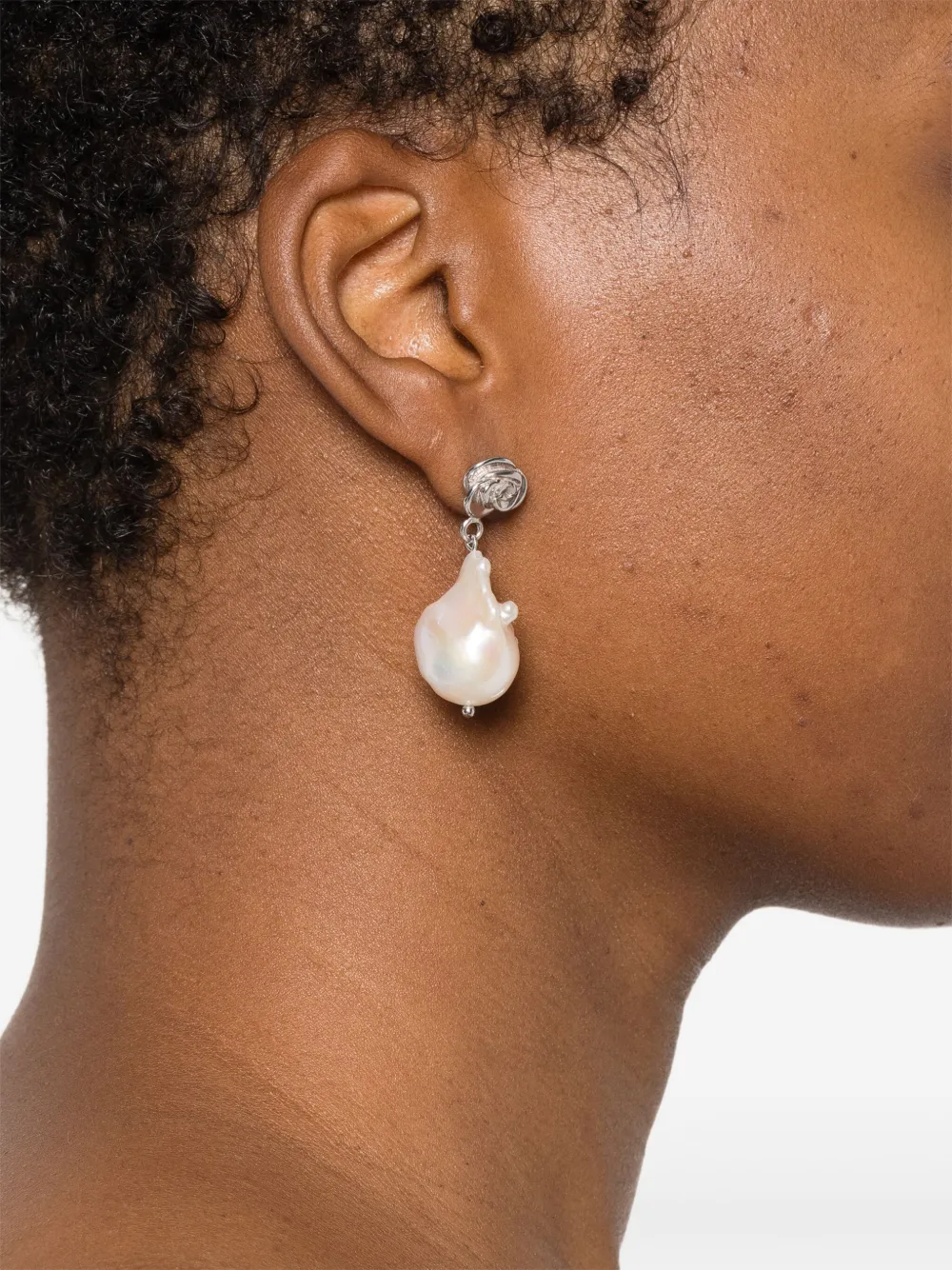 Magda Butrym Rose pearl earrings | Image 2