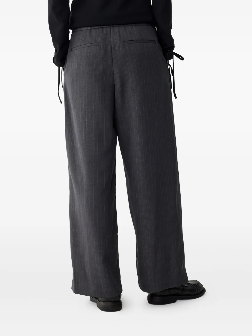 Studio Tomboy Pinstriped Wide-leg Trousers In Black