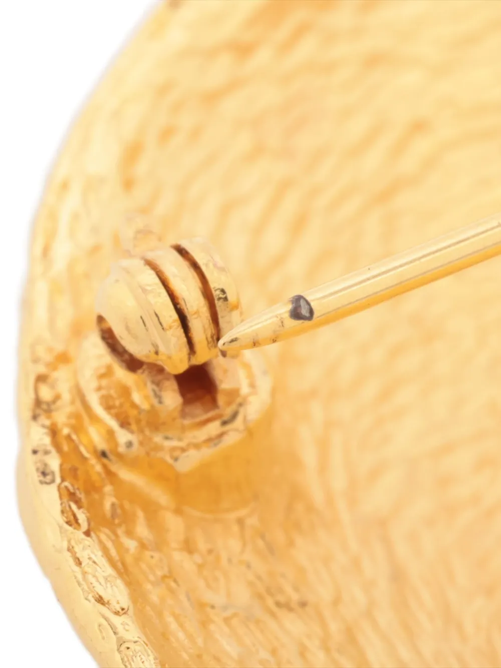 Pre-owned Chanel 1994 Interlocking Cc Brooch In Gold