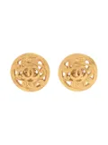 CHANEL Pre-Owned 1995 Interlocking CC clip-on earrings - Gold
